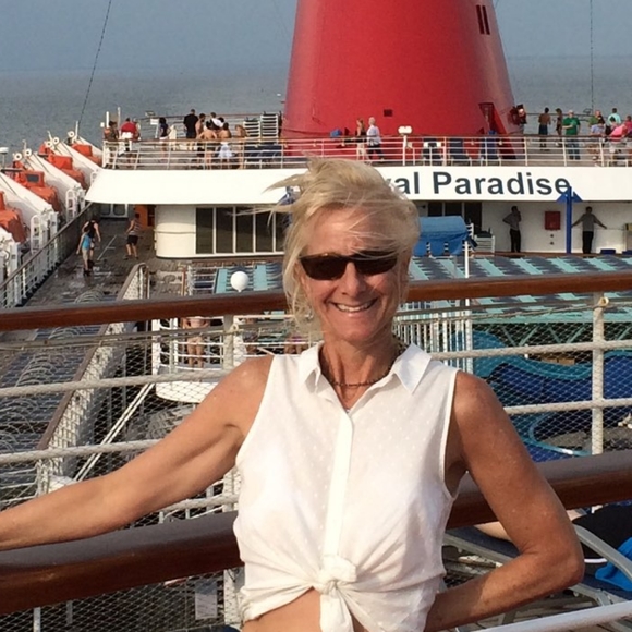 Meet your Posher, Barbie - Picture 1 of 1